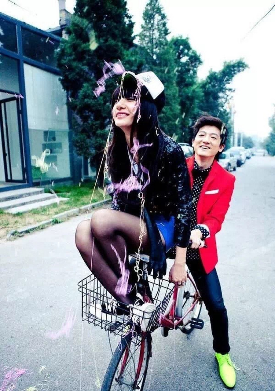 某一日,当彭坦骑着白马来到春晓楼下求婚,是源于春晓曾经的一句话:想