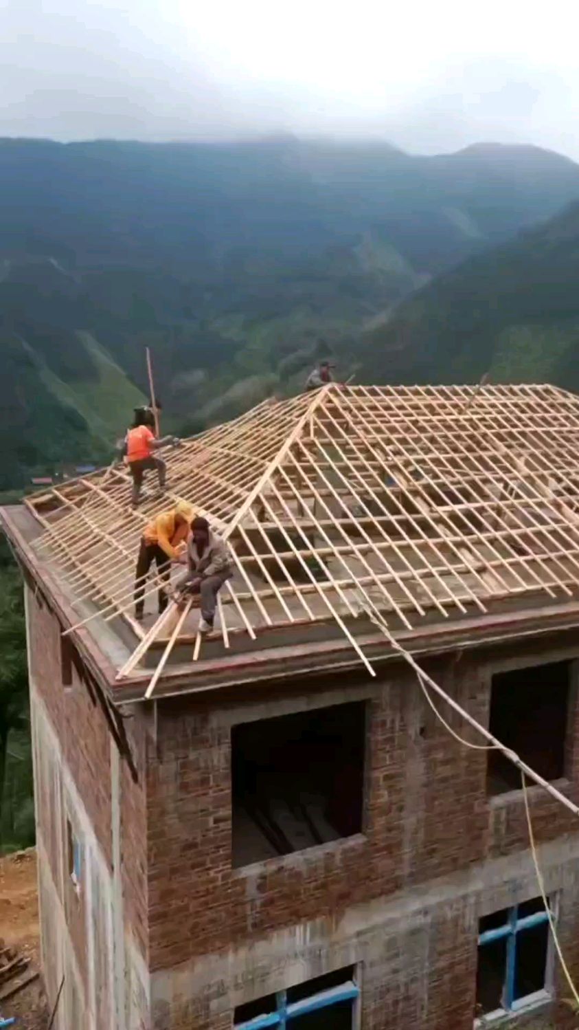 木结构斜顶施工现场