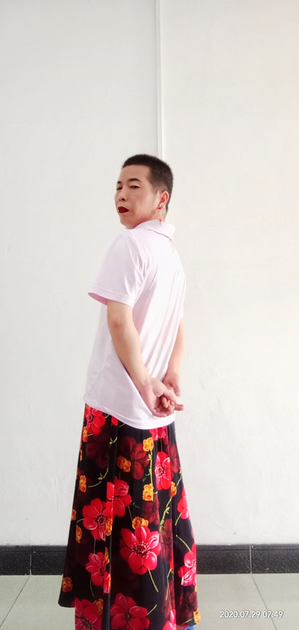 花裙男穿女装裙臭美一下 #花裙男