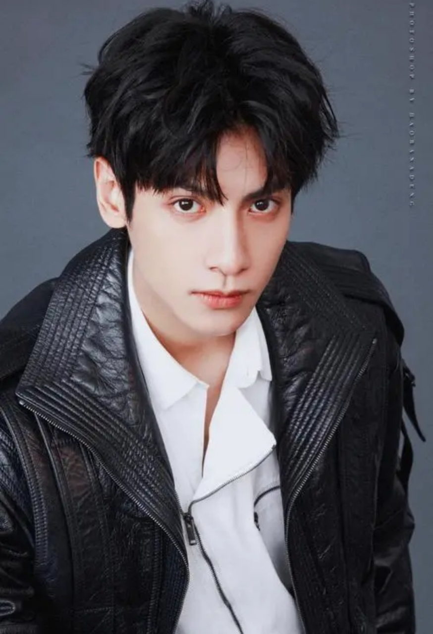 angelababy这张照片,居然撞脸罗云熙?