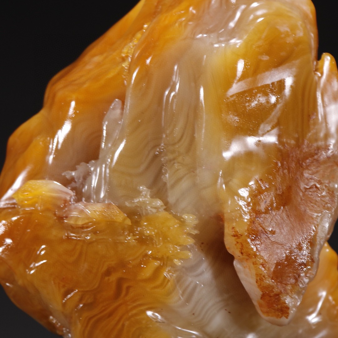 极品田黄石松下人物原石摆件