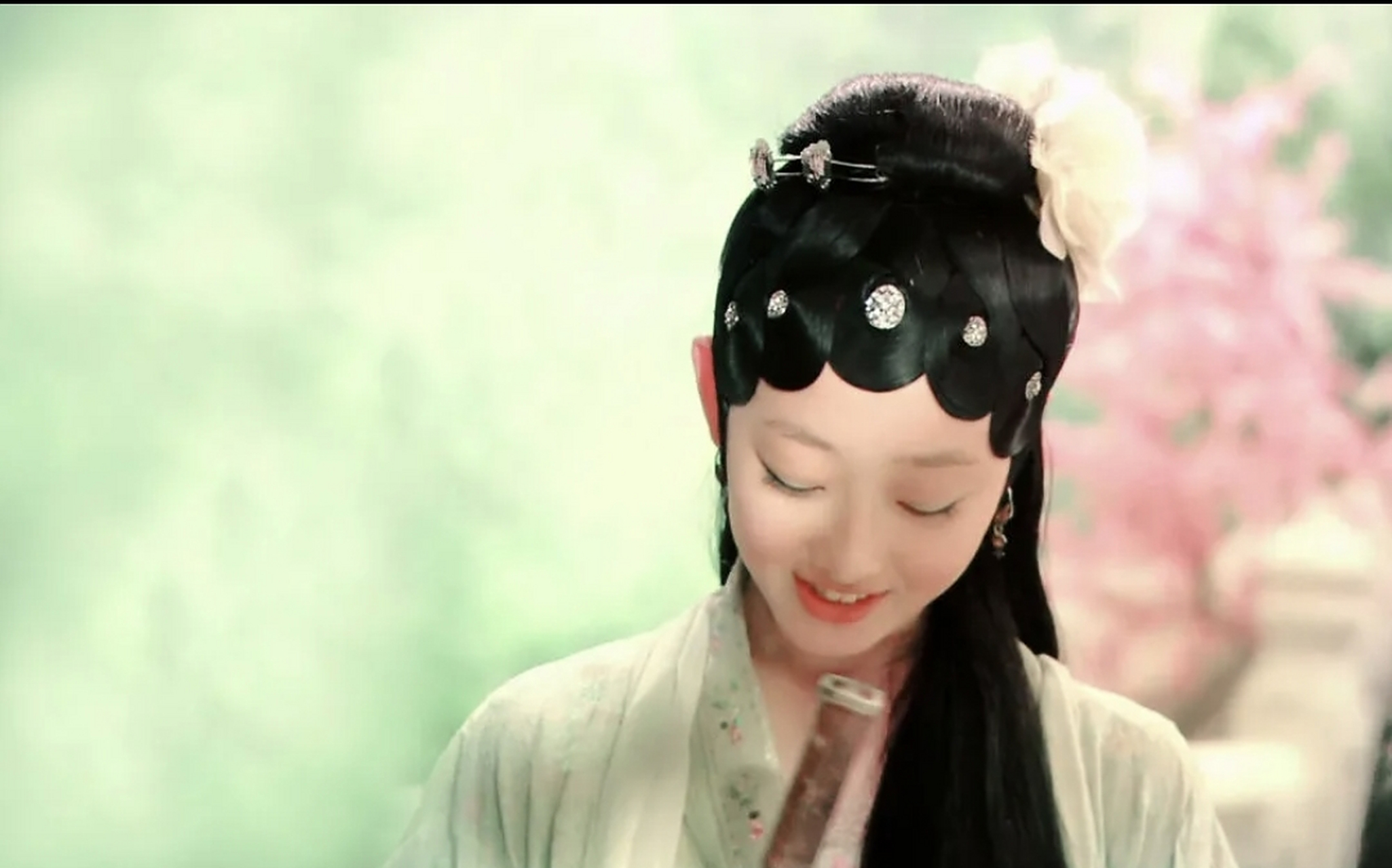 蒋梦婕,新红楼的黛玉妹妹,戛纳造型迷醉,狂野,一扫古装的韵味美,有