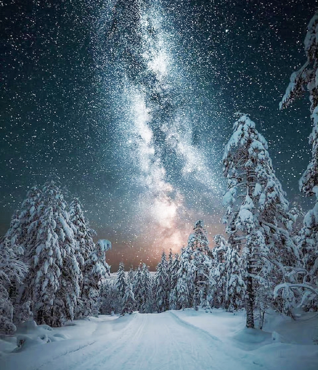 挪威孔斯贝格的雪夜星空!