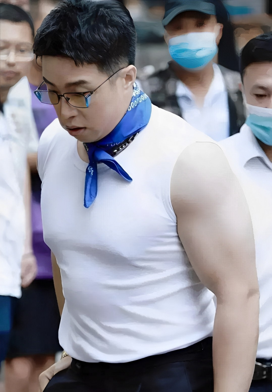 真别说,如今烧饼的时尚范儿,多少有点陆仙人的韵味了