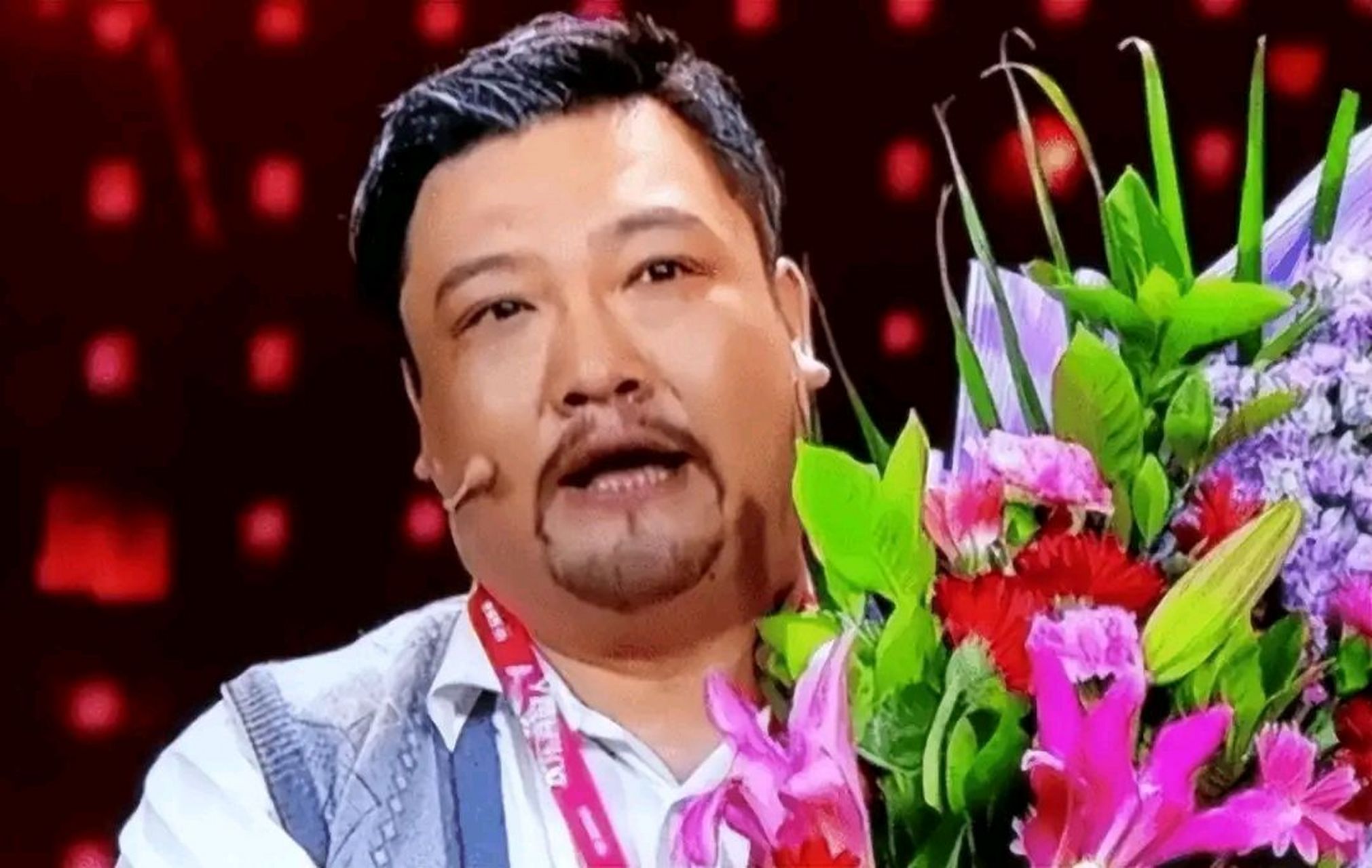 贾冰:从赵本山的接班人,到央视春晚"毒瘤",他经历了什么?