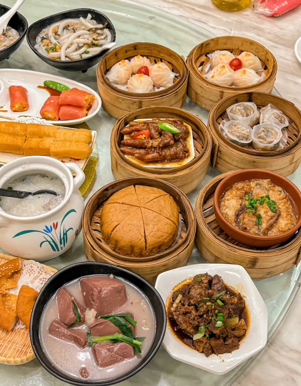 广东人喝早茶,太豪华了.