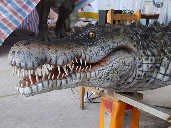 逼真机械鳄鱼机模,打造栩栩如生的奇幻体验