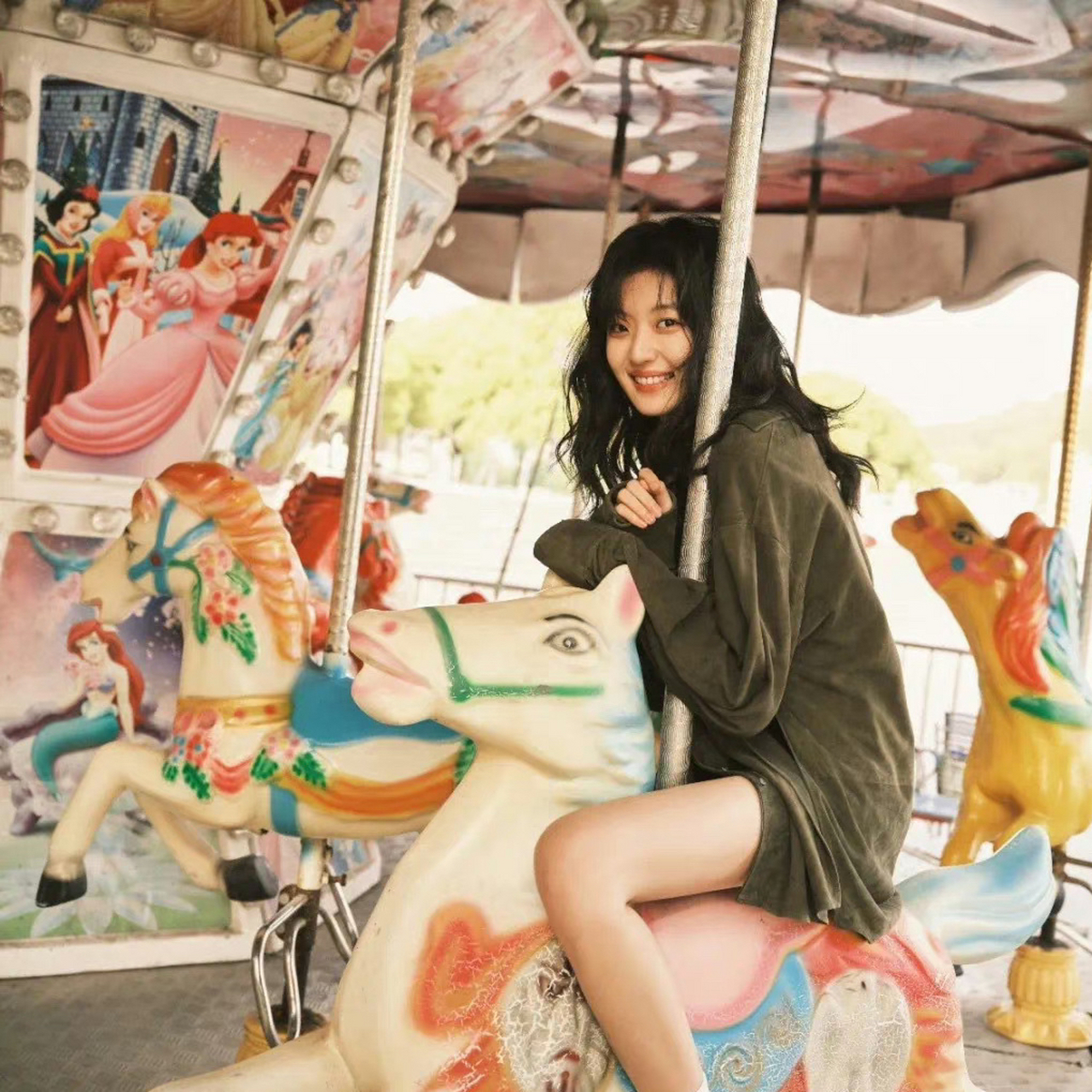 高以翔焦俊艳他们俩合作那会儿,高以翔一直都有女朋友的.  2.