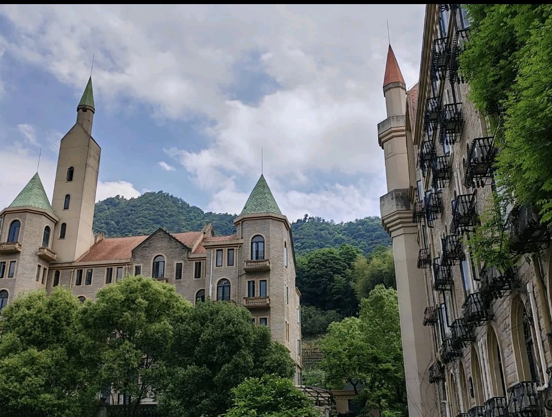 杭州.爱丽芬城堡度假游
