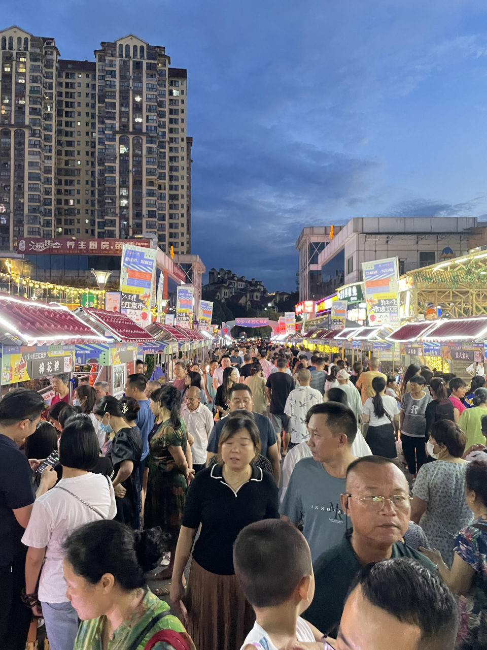 宜宾 夜市 感受宜宾的夏夜,宜宾的美食,宜宾的热情