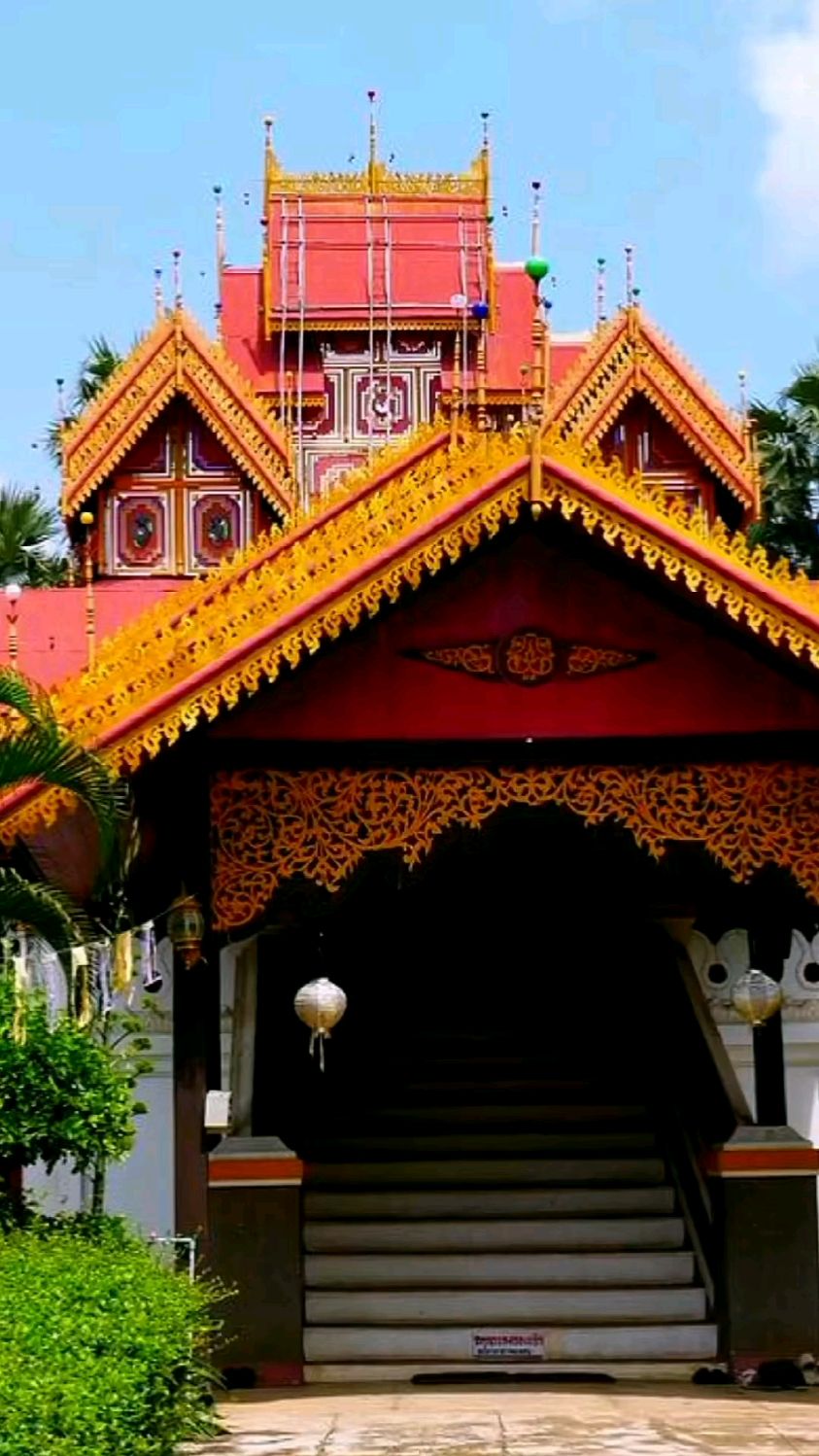 历史悠久的傣族建筑,安静质朴充满人间烟火气的傣族村寨,让人来了就想