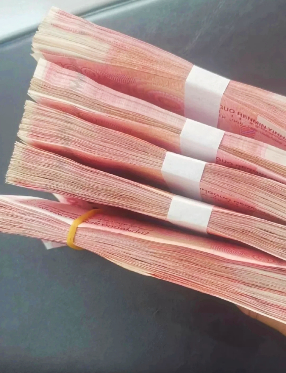 网友:现在有多少人连五万块钱都拿不出来呢?