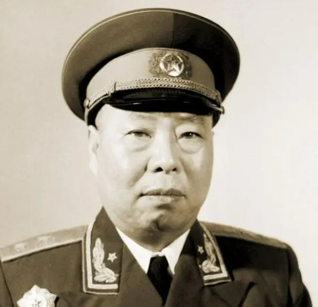 开国将军倪志亮,曾是陈赓大将的领导,为何仅授予中将军衔