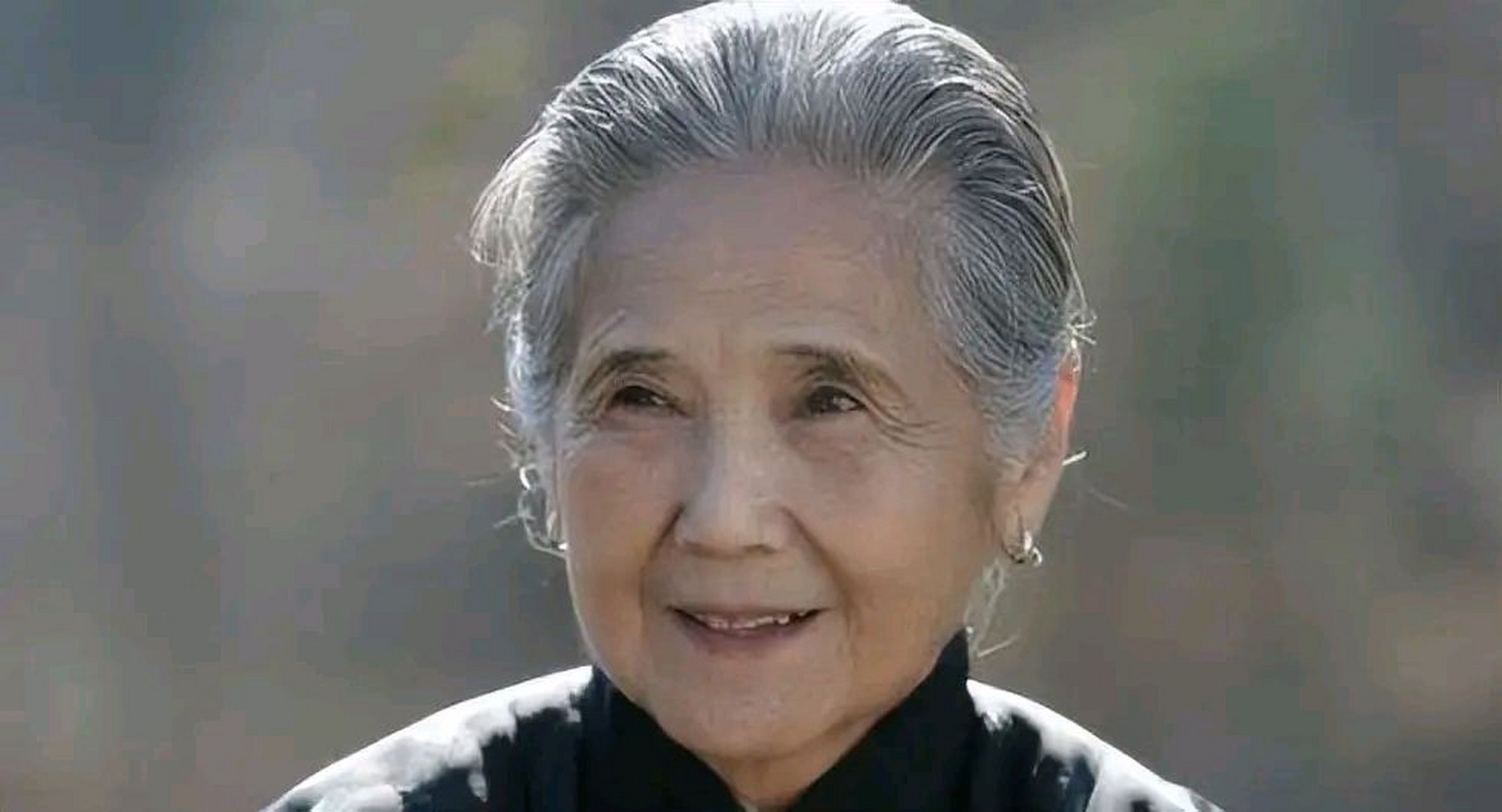 要什么都是慈眉善目的老奶奶