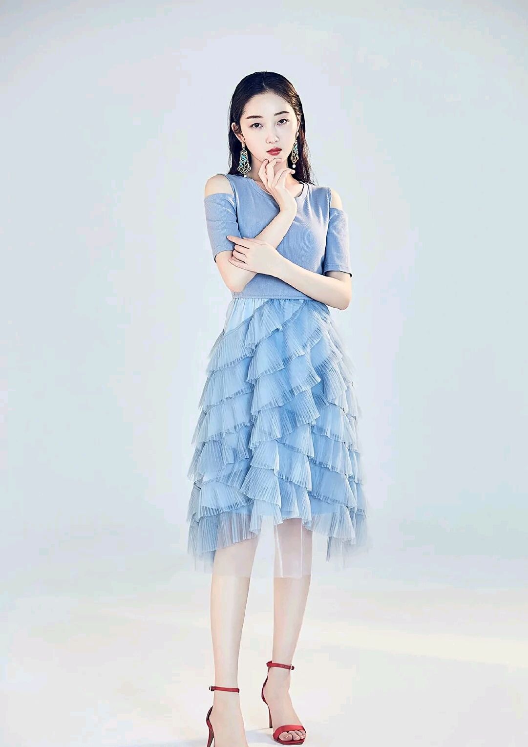 肌肤白皙蒋梦婕
