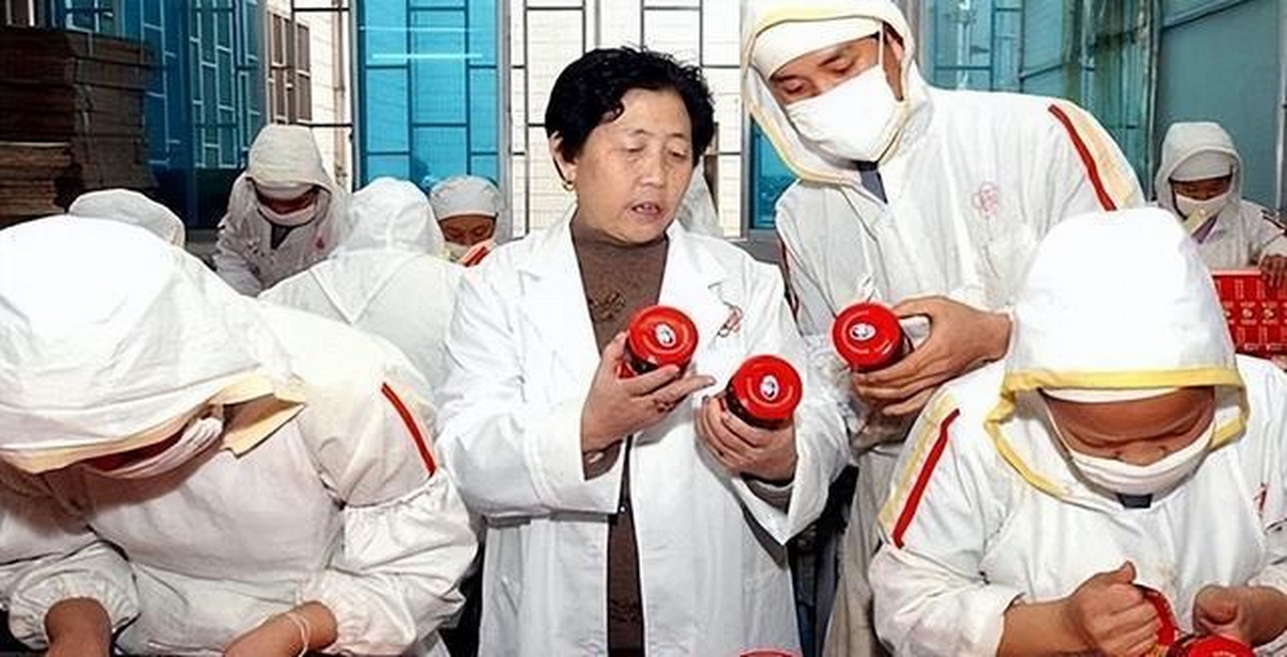 大儿子成老赖,小儿子砸招牌,老干妈还能挽回老客户吗!