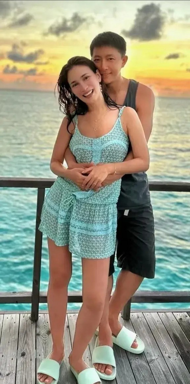 37岁的卢靖姗和她的老公韩庚一起上了热搜,引发了热议!