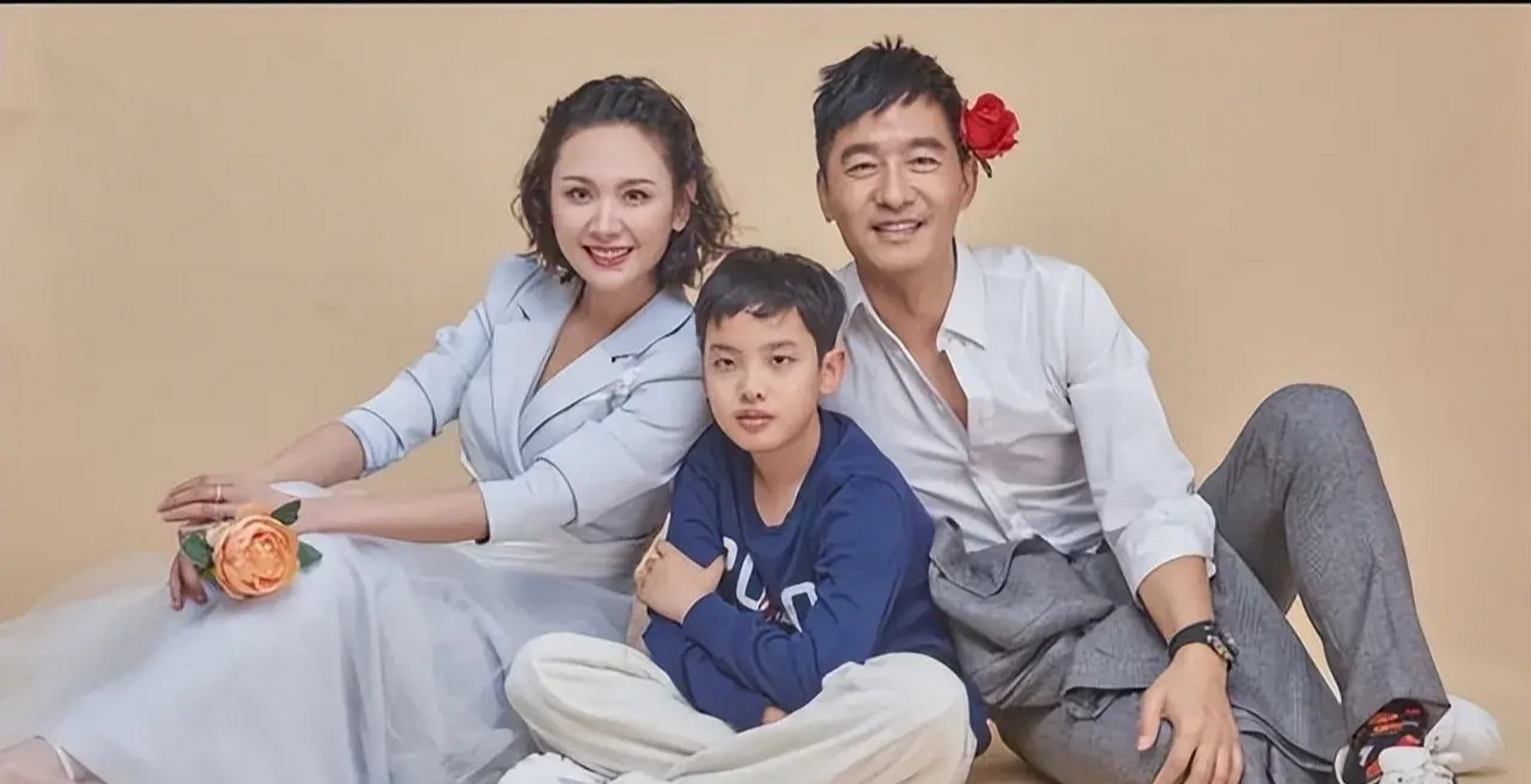 程莉莎在儿子7岁以前,从没有打过他,越看他越可爱,但自从儿子上了小学