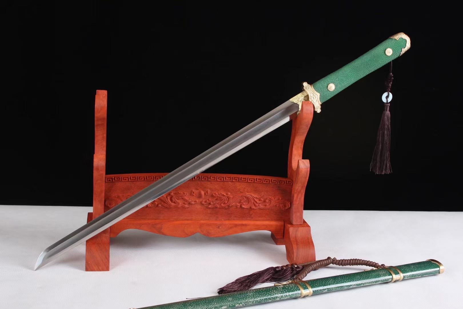 鱼皮花纹钢唐刀