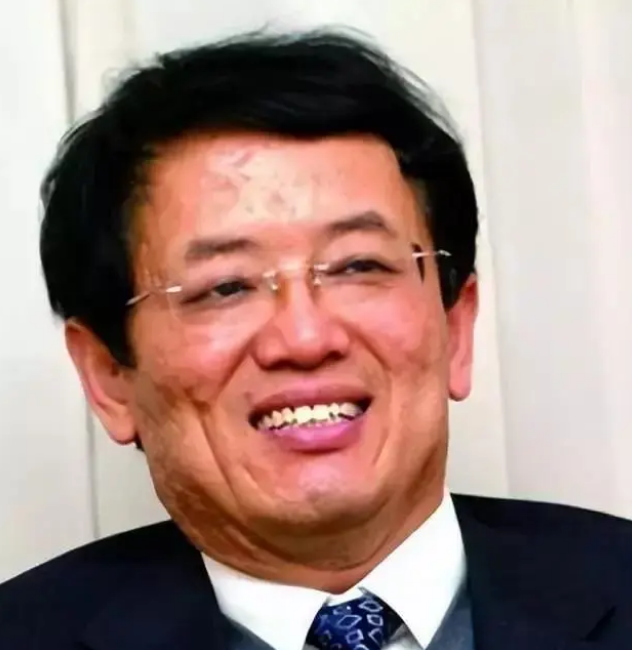 案例:贪腐风暴再起!雷正西涉嫌放贷300亿,退休后仍遭调查