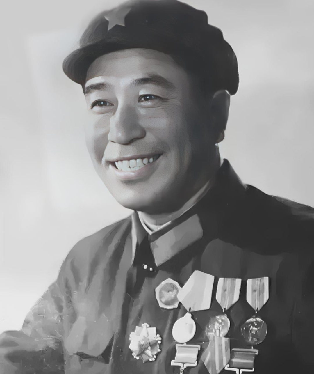 司号员郑起冲锋号吓退200多名英军郑起记特等功获得二级战斗