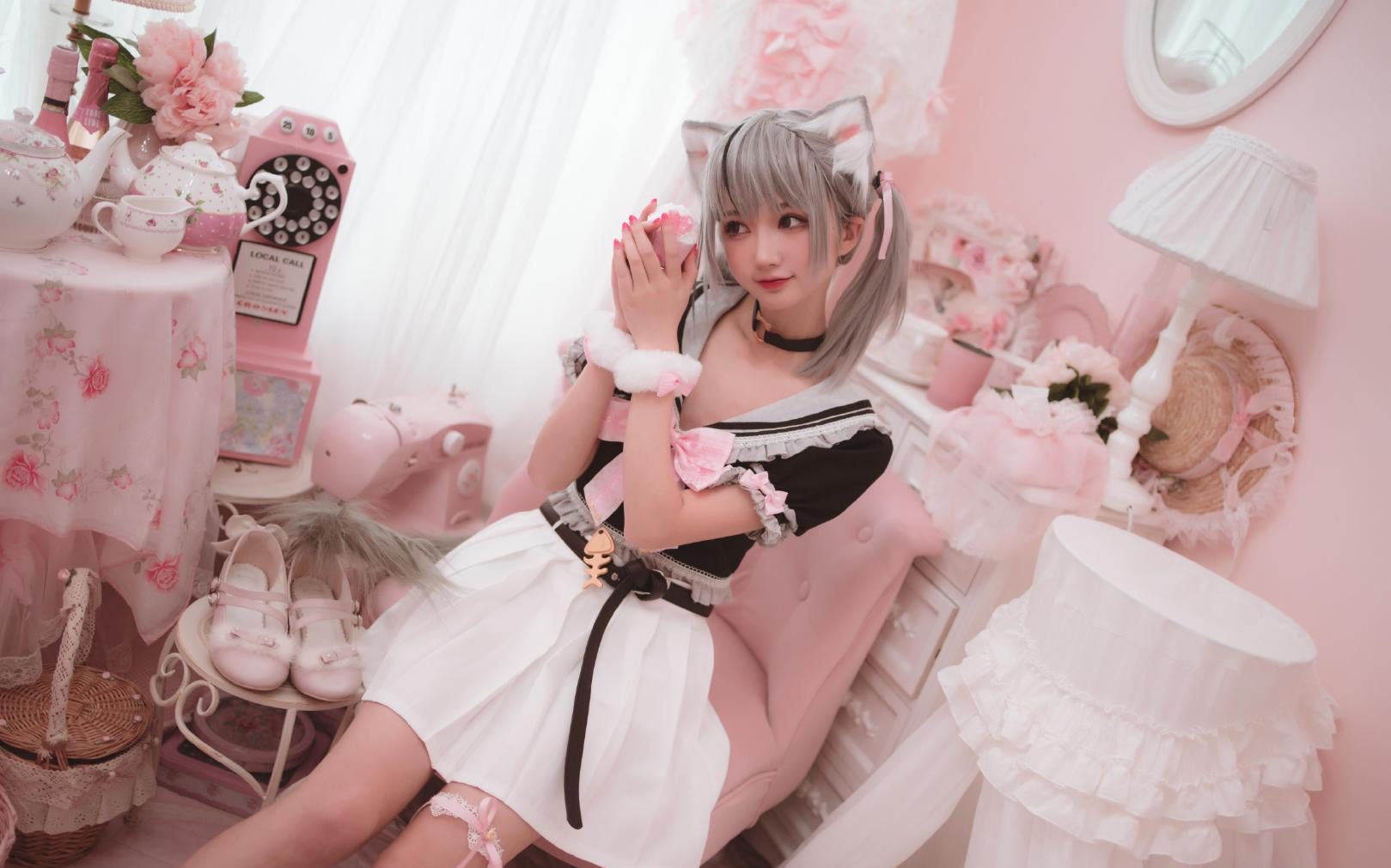 和平精英:猫咪驾到套装之软萌银虎cosplay秀