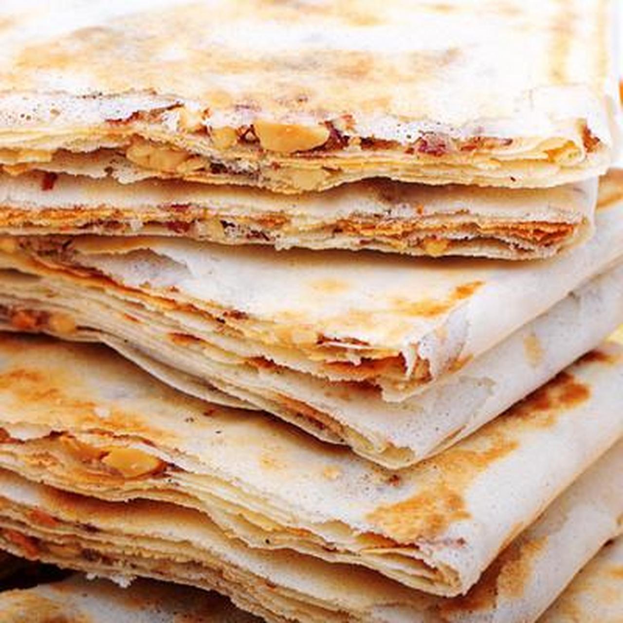 曲阜的美食有很多,以下是一些常见的曲阜美食:  曲阜熏豆腐.