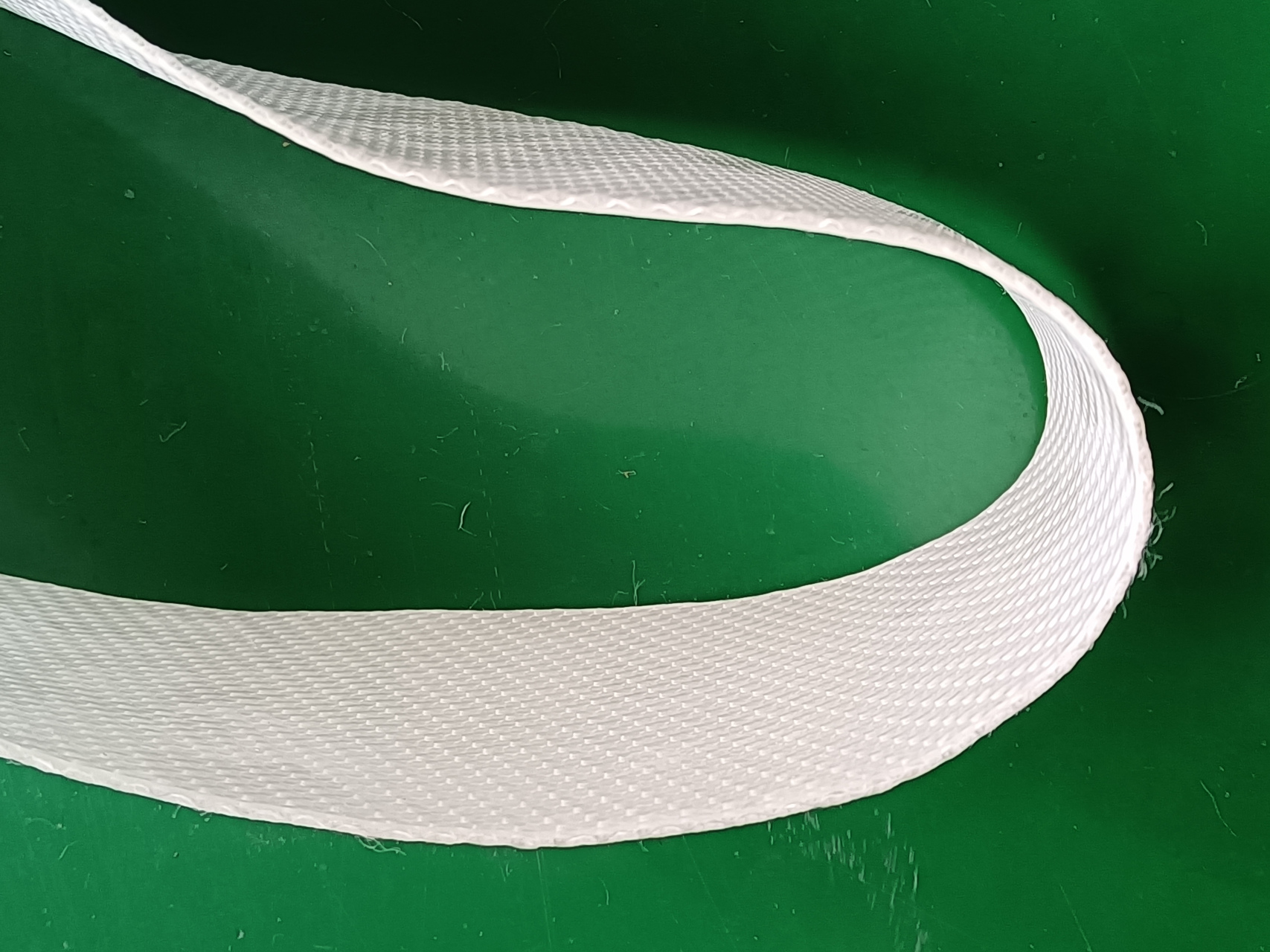 特别软的水带,双面透明聚氨酯材质,内部工业涤纶丝编织,比普通的水带