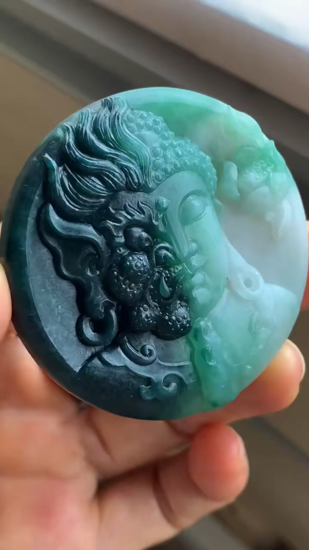 一念之间,善恶由心,从善从恶,似佛似魔.