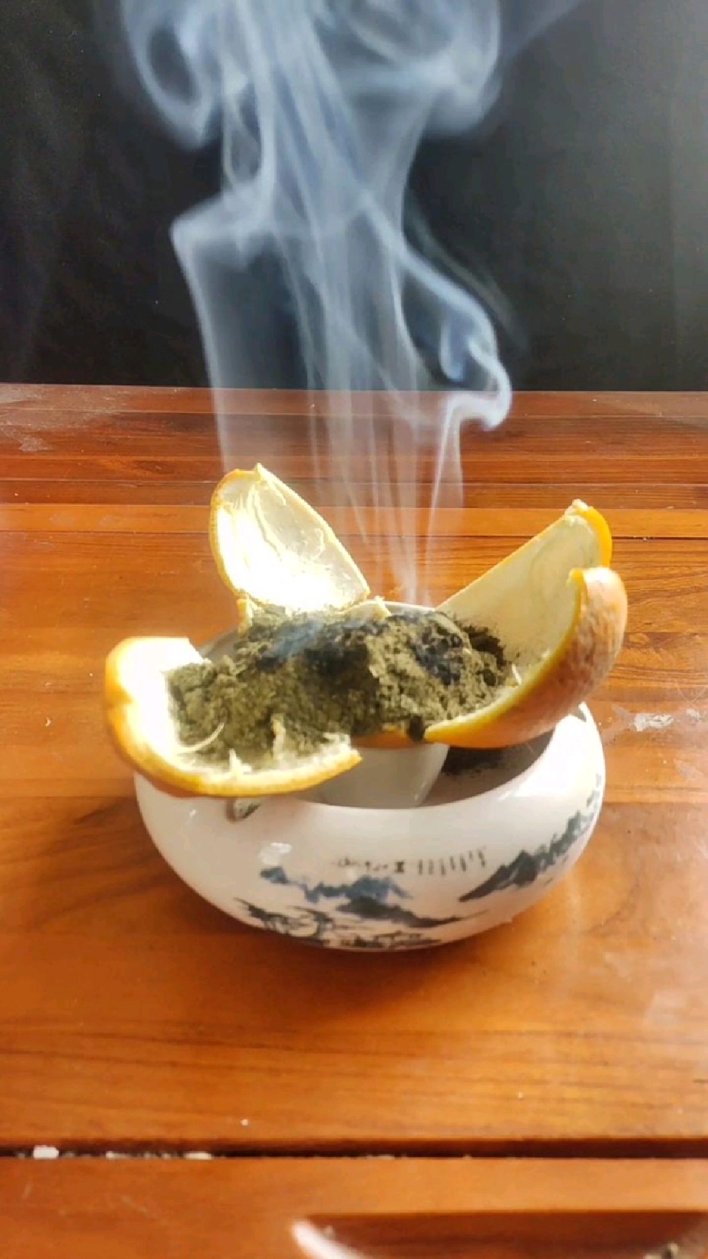 13秒跟我学会做艾草陈皮熏香,房间熏一熏去霉味儿!-度小视