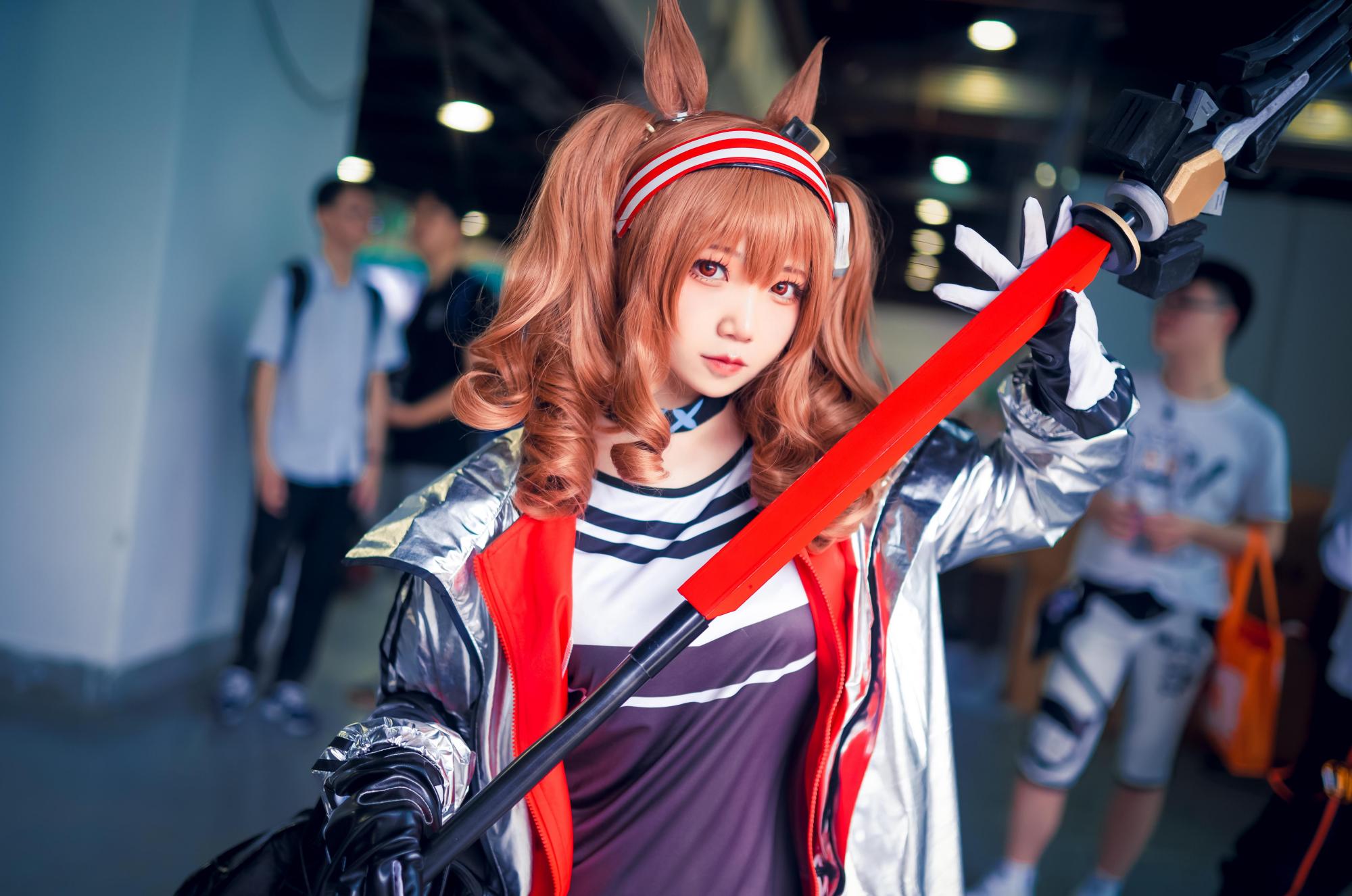 「明日方舟」cos:这个安洁莉娜怎么样,爱了吗?