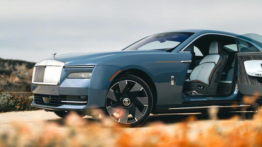 575万元劳斯莱斯闪灵新配色,4.5秒破百,长度超5米,轴距超3米