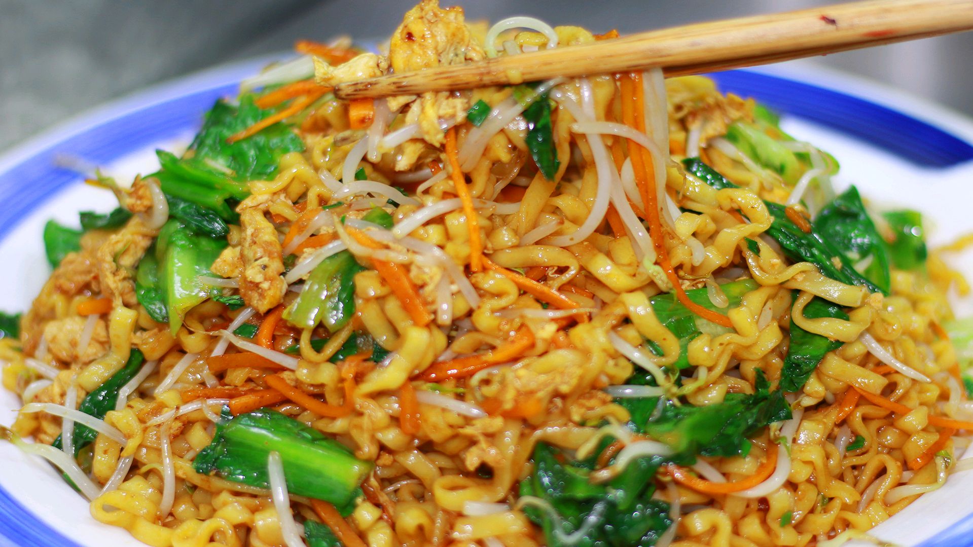 广东大厨炒面就是专业,不坨不粘有劲道,看着就好吃,先收藏了