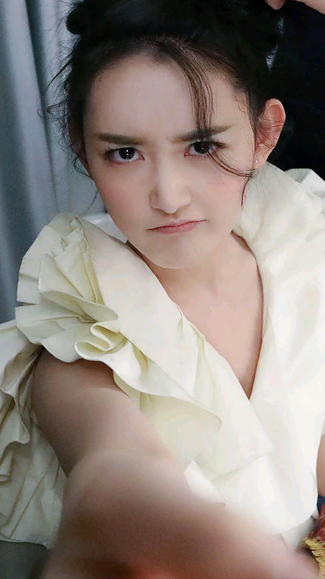 蒋依依精美壁纸:俏皮可爱,甜美迷人!