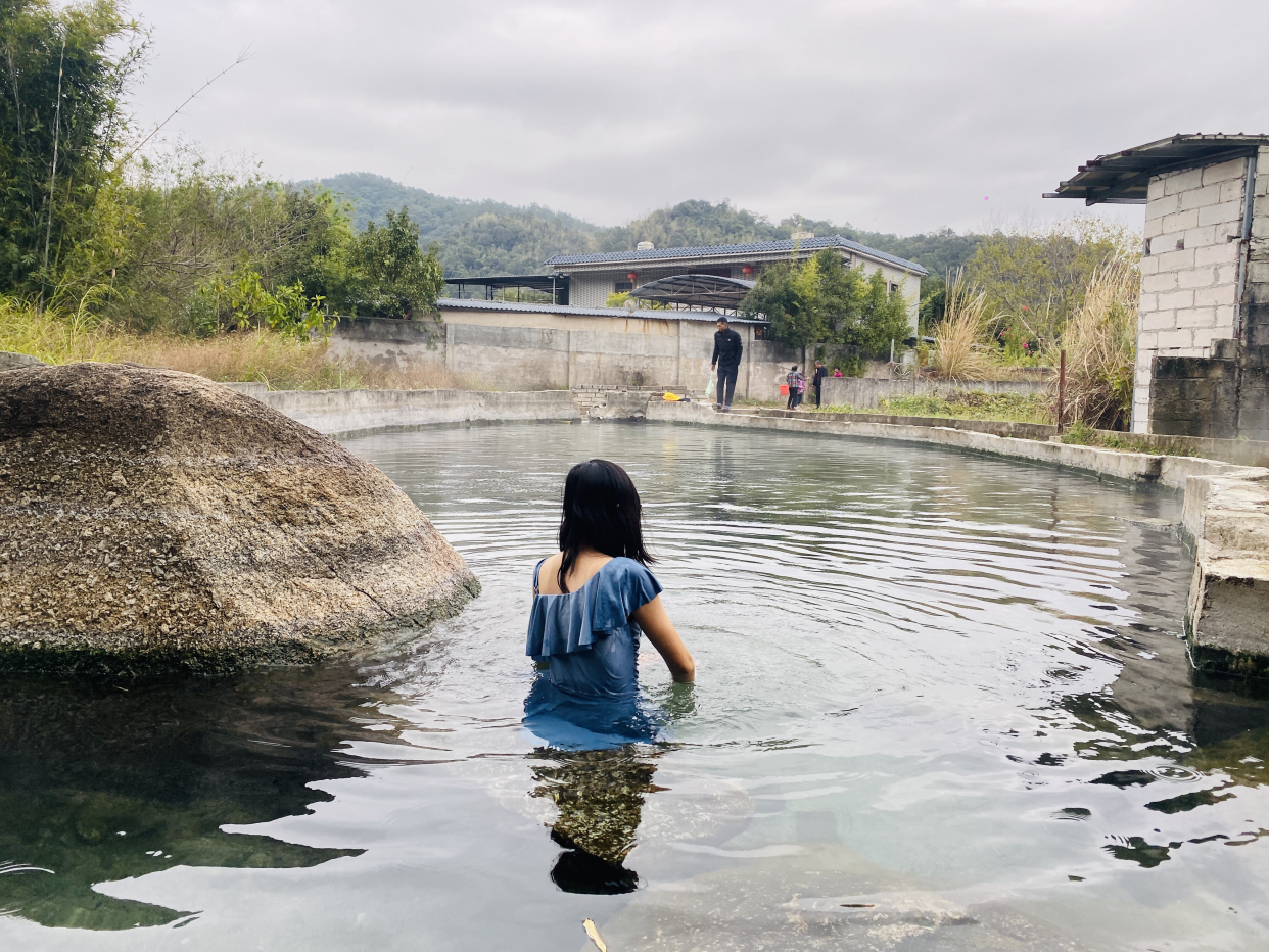 探秘河源神秘温泉村,知道的人不多,上等温泉免费泡还有更大惊喜