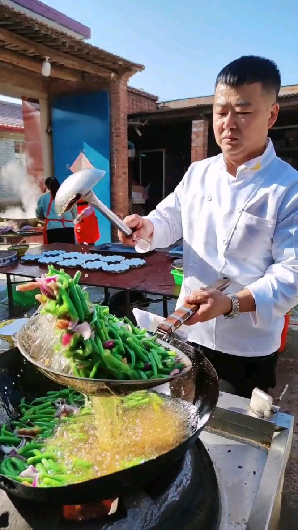 厨师长颠大勺这气质没谁了