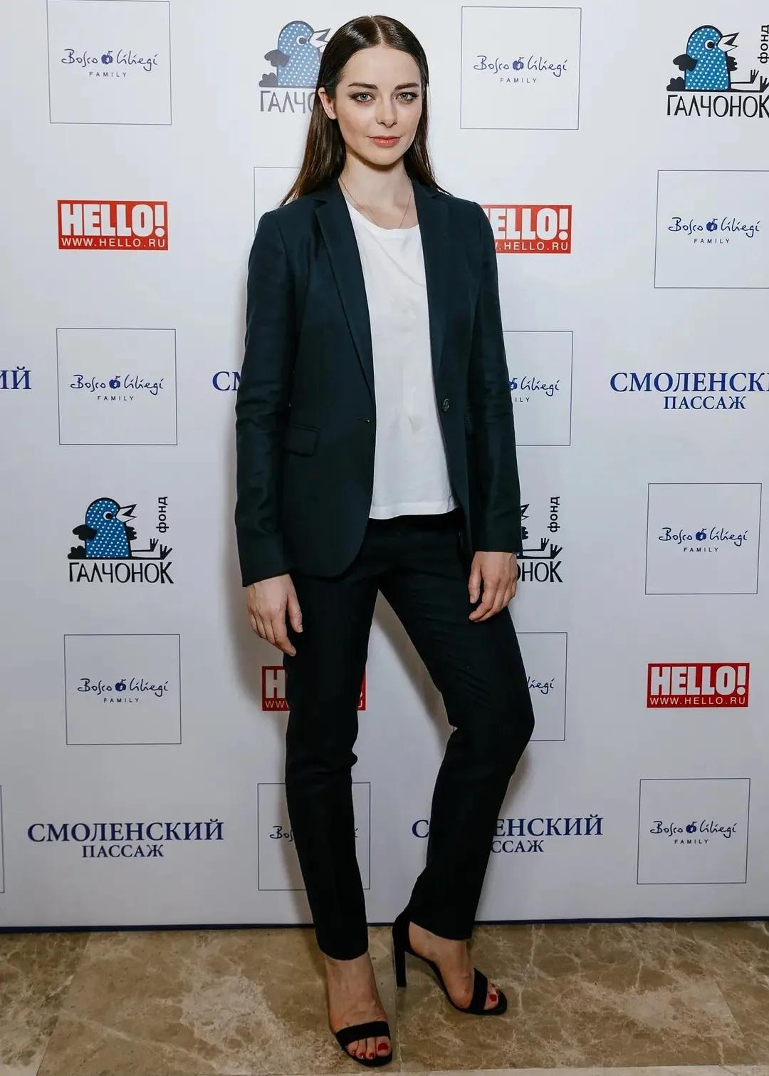 俄罗斯女演员玛丽娜亚历山德罗娃,美艳不可方物的女人
