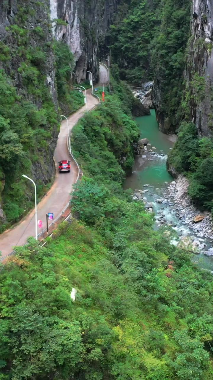 重庆:巫溪县兰英大峡谷,连绵上千里,风景优美