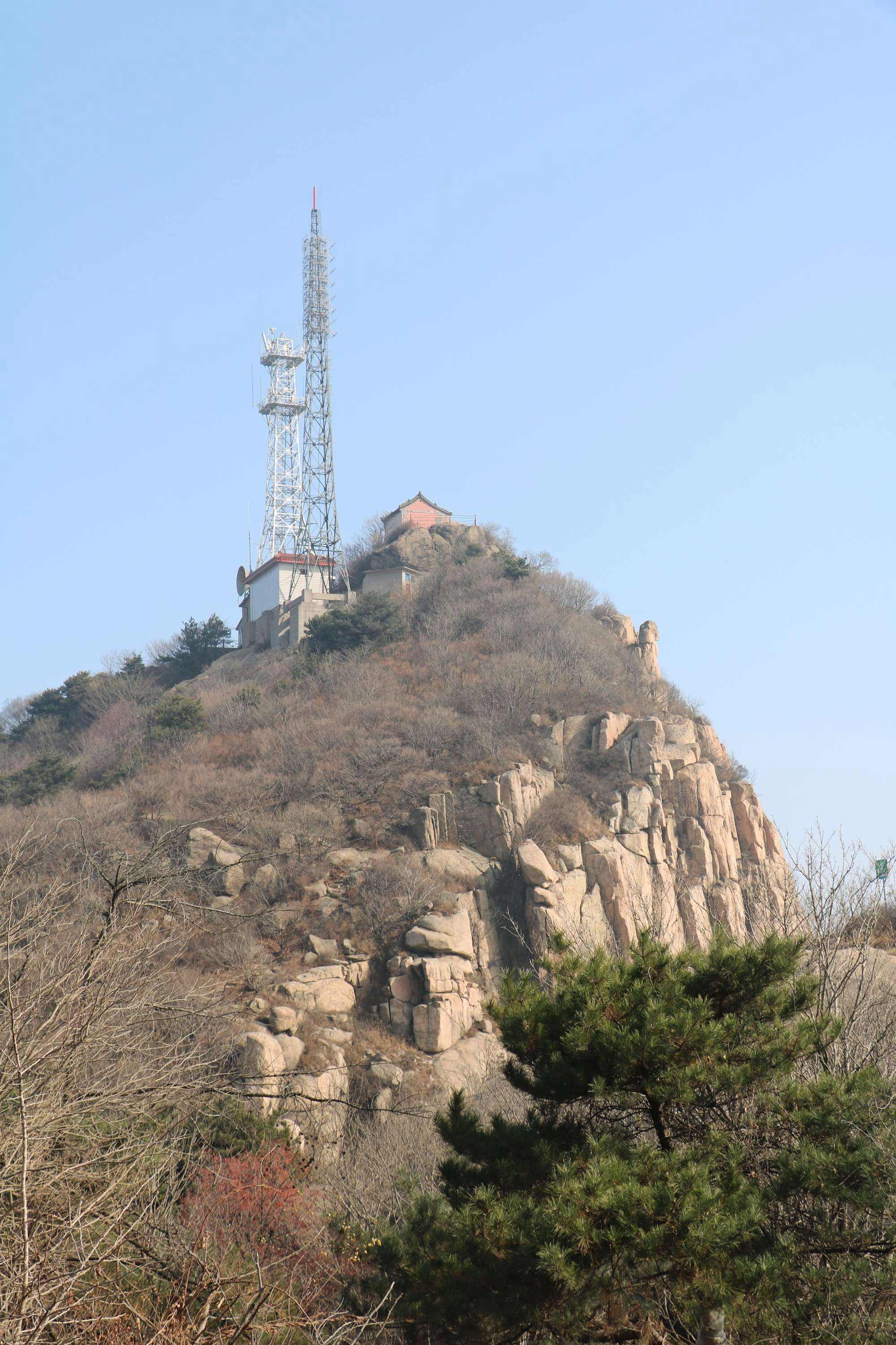 山东最高山图片