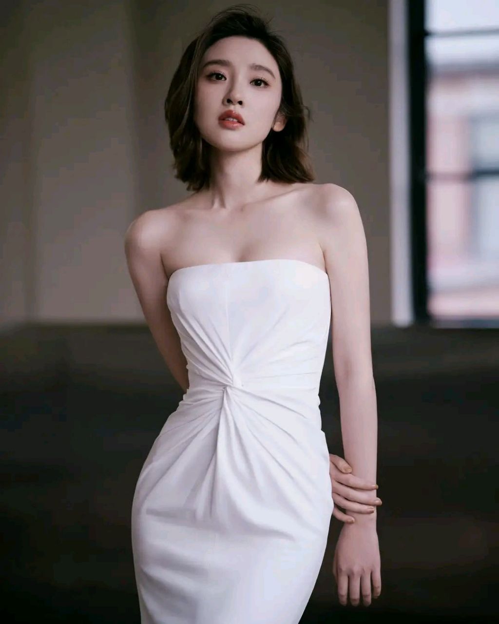 辣妈唐艺昕身材颜值都不错!#明星生图大赏# #我们都爱聊八卦# #娱乐