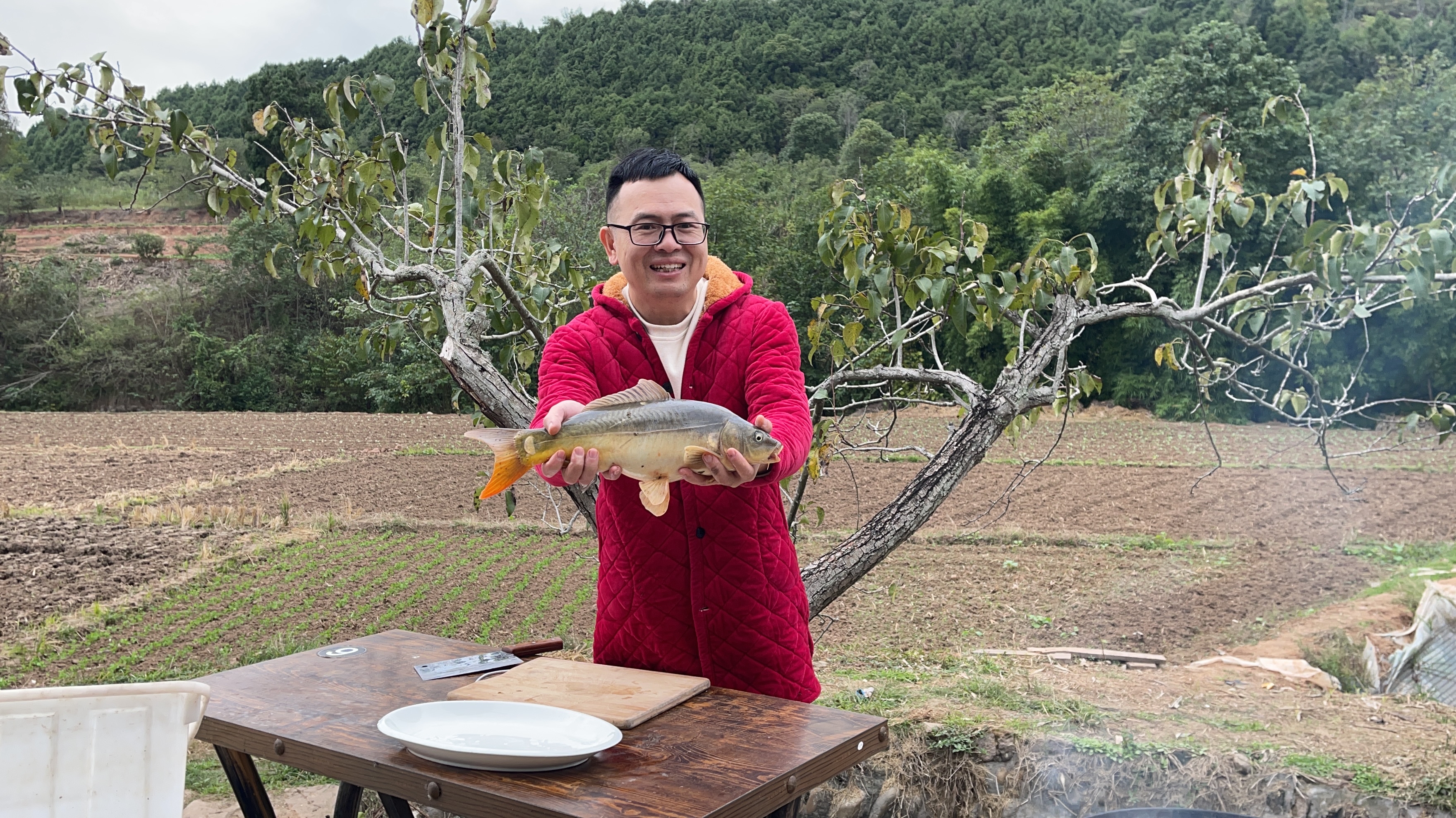 原来乡村版的火锅鱼制作这么简单,道哥厨艺还是在线的,学习了