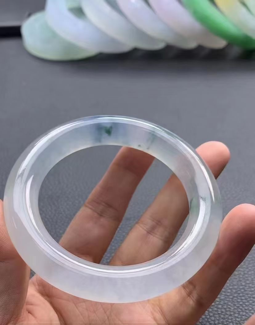 白月光飘花手镯