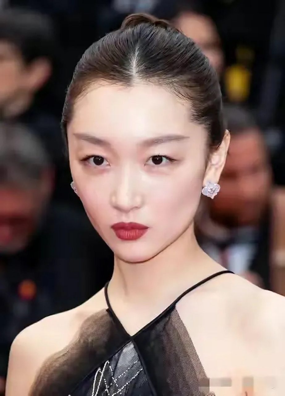 周冬雨面相变了!