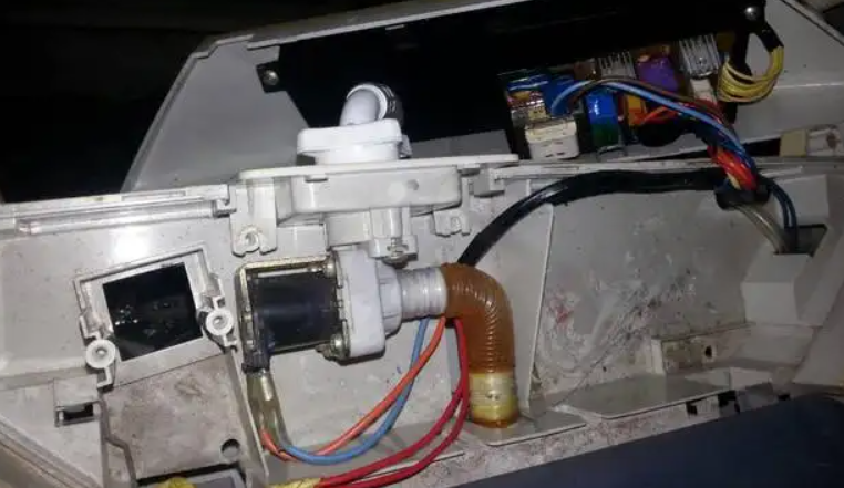 洗衣机水位传感器坏了怎么修呢?