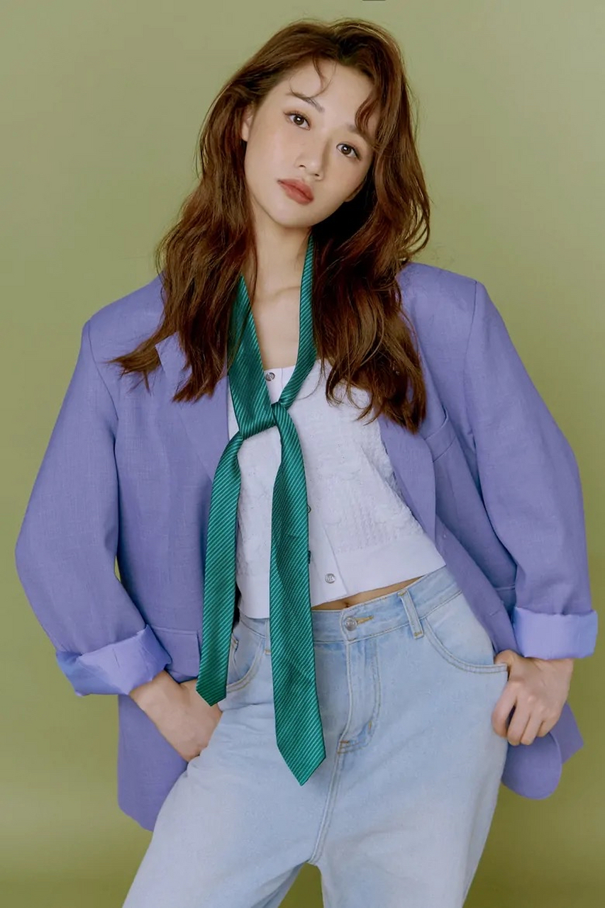 刘恩佳,1994年2月6日出生湖南省湘潭市,毕业于中央戏剧学院,中国内地