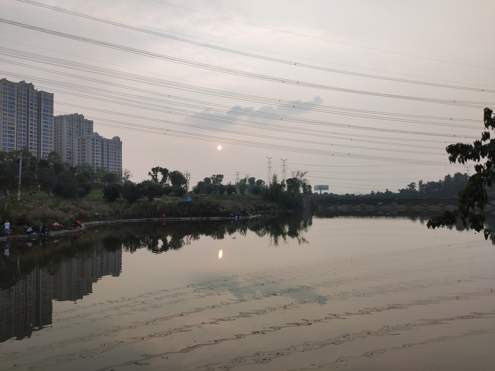 重慶北碚紅旗水庫公園,有山有水,景觀豐富,最熱鬧的還是紅旗水庫.