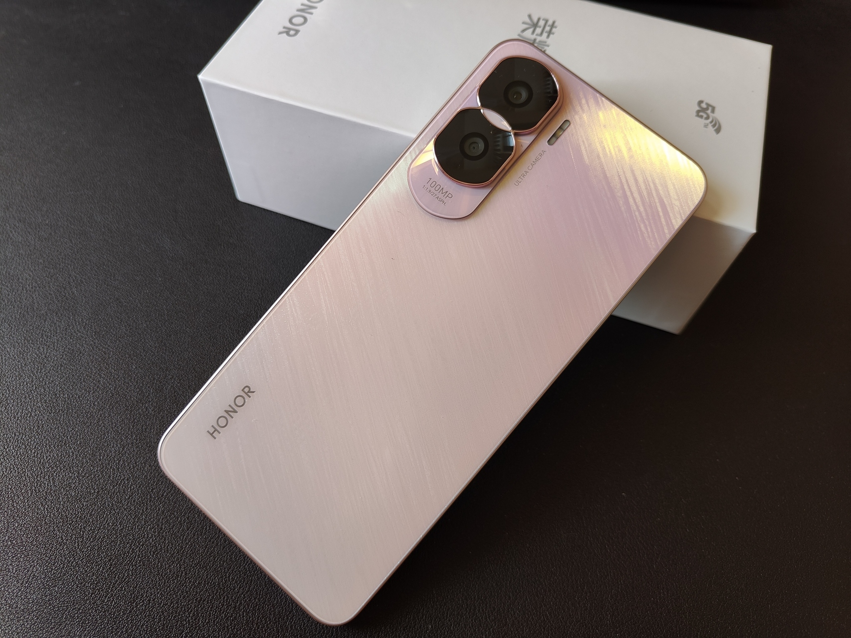 谁说千元机就不能有高颜值了,荣耀x50i拥有一亿像素主摄,除了拍照功能