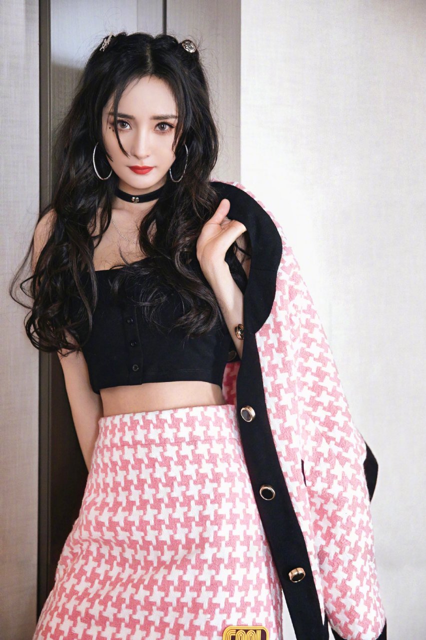 杨幂高清壁纸头像(十八)[比心]