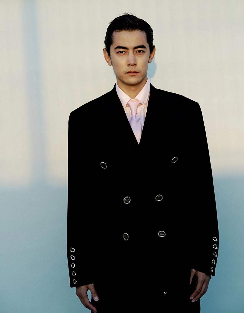 纪凌尘心里有过后悔吗?