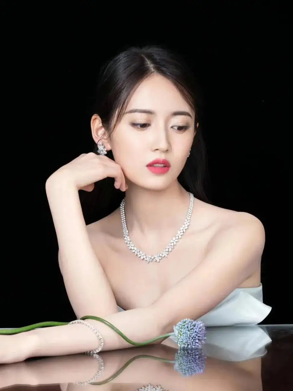 娱乐圈女明星集体秀身材,看谁的锁骨最撩人